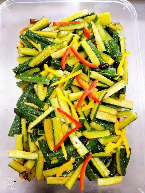 炝拌黄瓜条,制作人:郭金