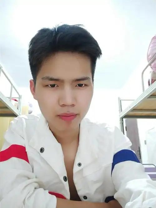 小伙年轻没对象!