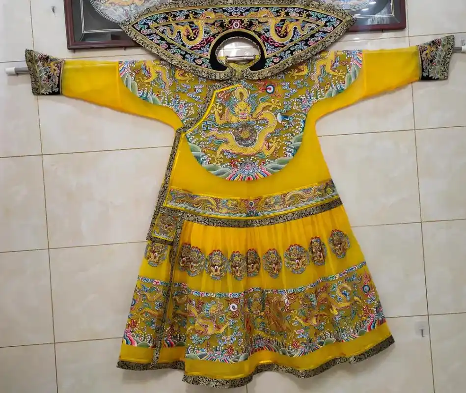 复古写真 #满族服饰 # - 抖音