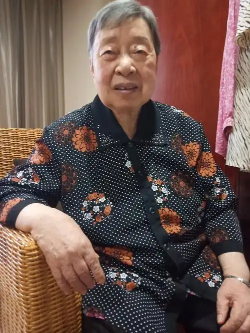 四楼部分老人生活照7.