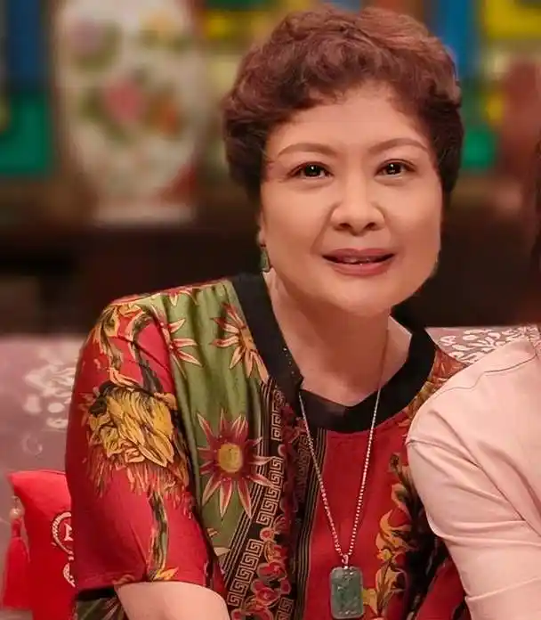 由美马小倩,差点出演康祈耀老婆"幸子",剧中与康祈祖有感情线