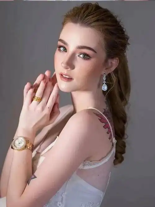 00后泰国新晋混血网红美到不像真人网友我又恋爱了