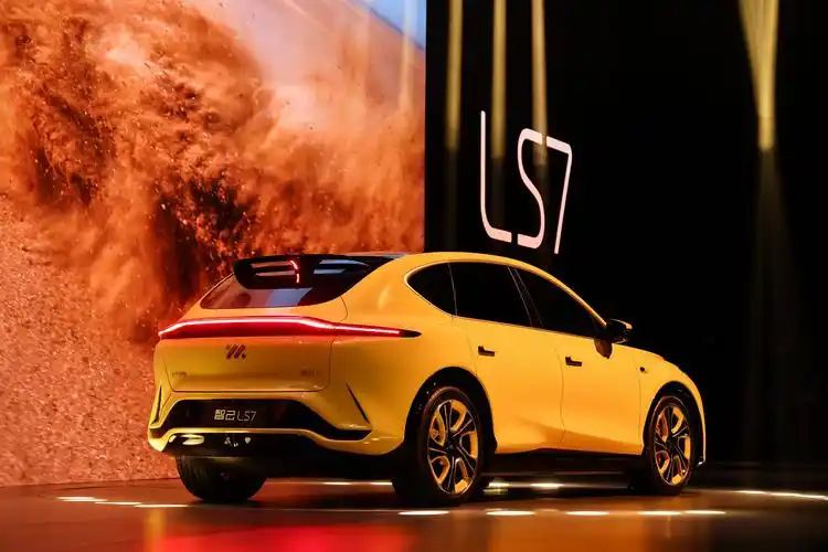 智己ls7上市:售价35-50万,配置更加合理