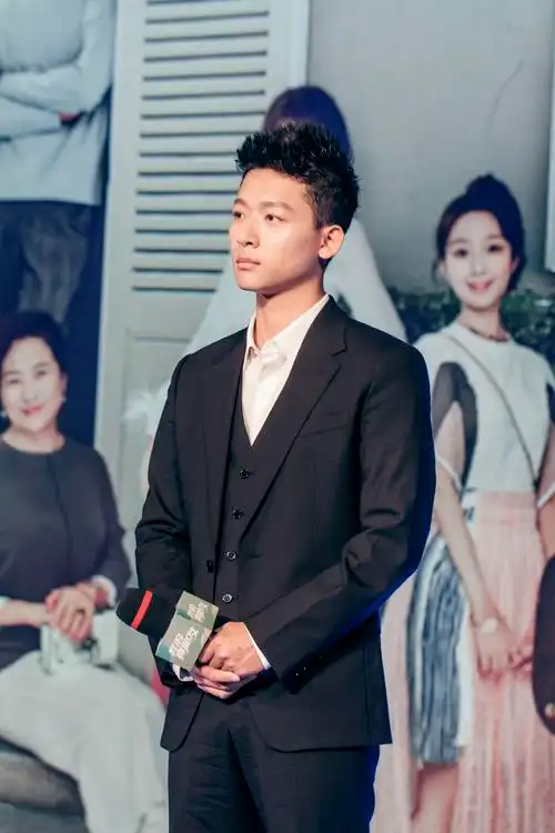 张晚意亮相《我的真朋友》发布会 表示和傅晓宁共同成长