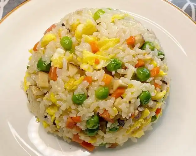 扬州炒饭——一人食时就选这个的做法