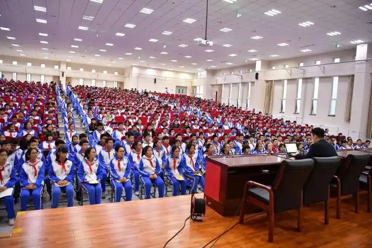 津南区检察院干警走进天津市葛沽第三中学开展学法守法预防青少年犯罪