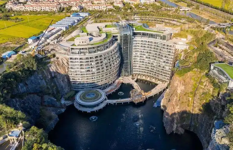 耗时8年,上海建造世界"最矮"高楼,成为世界十大建筑奇迹之一_人们