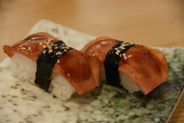 烟熏鸭胸肉寿司