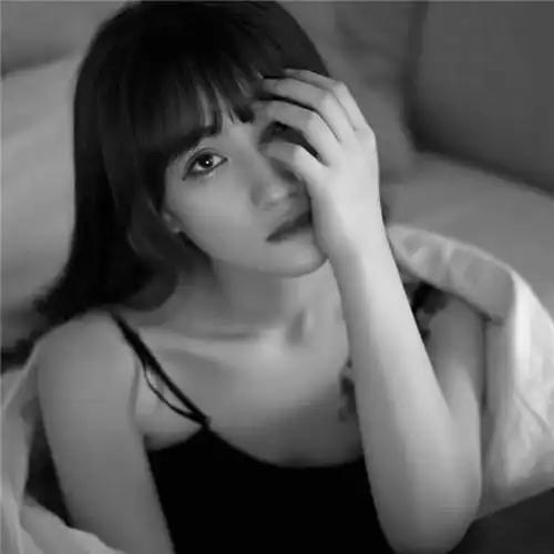 黑白头像伤感高冷图片