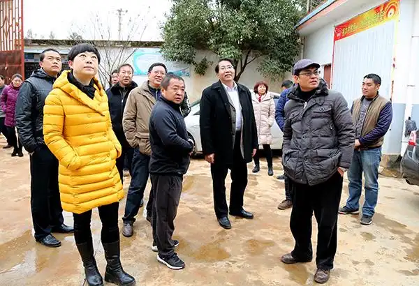 情到深处自然浓学校到会泽县者海镇回访脱贫攻坚工作