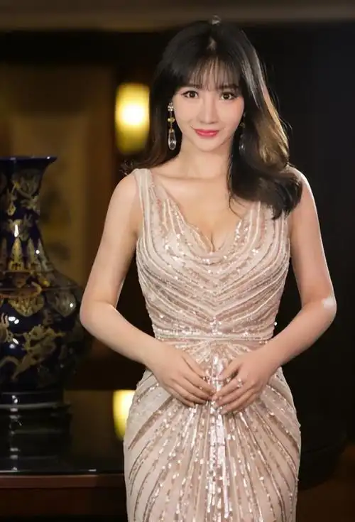 柳岩陷入身材焦虑近期照认不出42岁的她至今无人敢娶