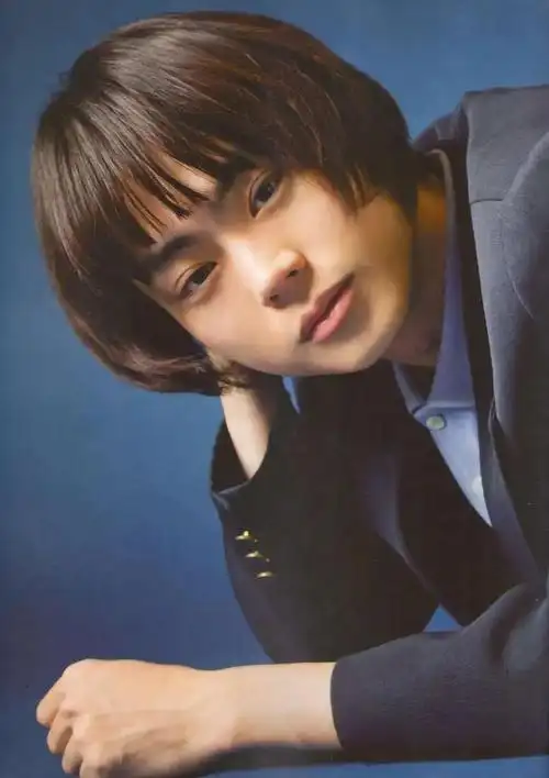 菅田将晖近照曝光被吐槽定期清理颜粉网友比宣布生子更让人震惊