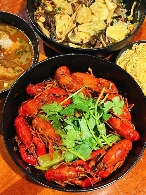 夜宵天花板螺蛳鸭脚小龙虾02