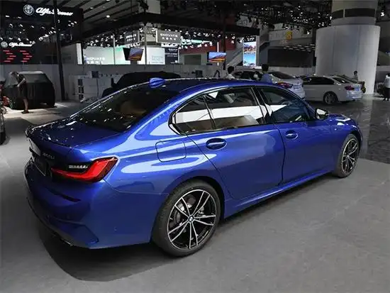 全新宝马3系320/330车型上市 29.39万元起