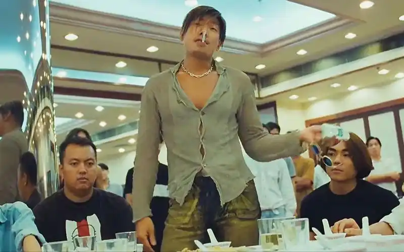 "黑社会躲在庙里也没用,神不会保佑你",乌鸦一句话震慑400人,这才叫