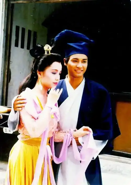 p>《万家传说》是由 a target="_blank" href="/item/曾励珍/1640053