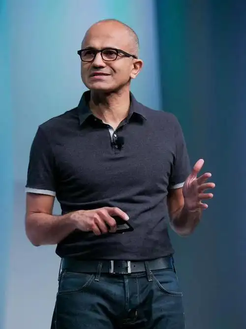 "2023年2月8日,站在美国华盛顿州微软总部的演讲台上,ceo萨蒂亚·纳德