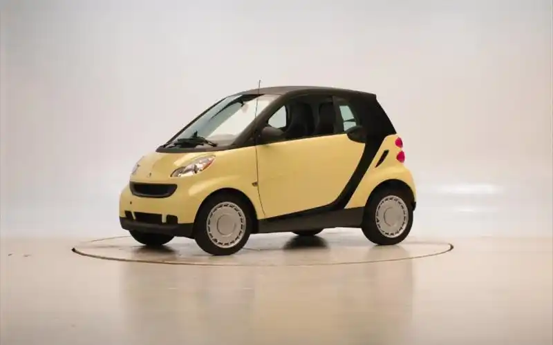 2008 奔驰 smart fortwo 正面40%中等重叠偏置碰撞测试 iihs(多视角)