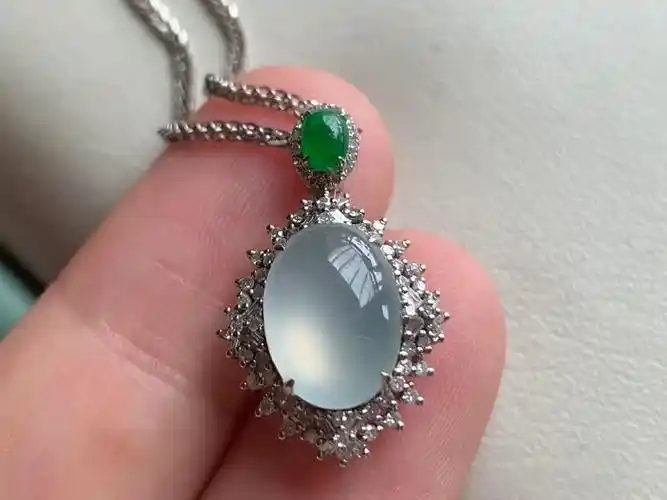 翡翠老坑高冰蛋面吊坠