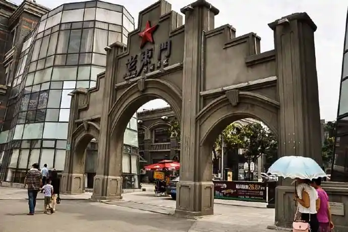 从台儿庄大捷到淮海战役,沧桑的徐州老东门,已成了创意街区