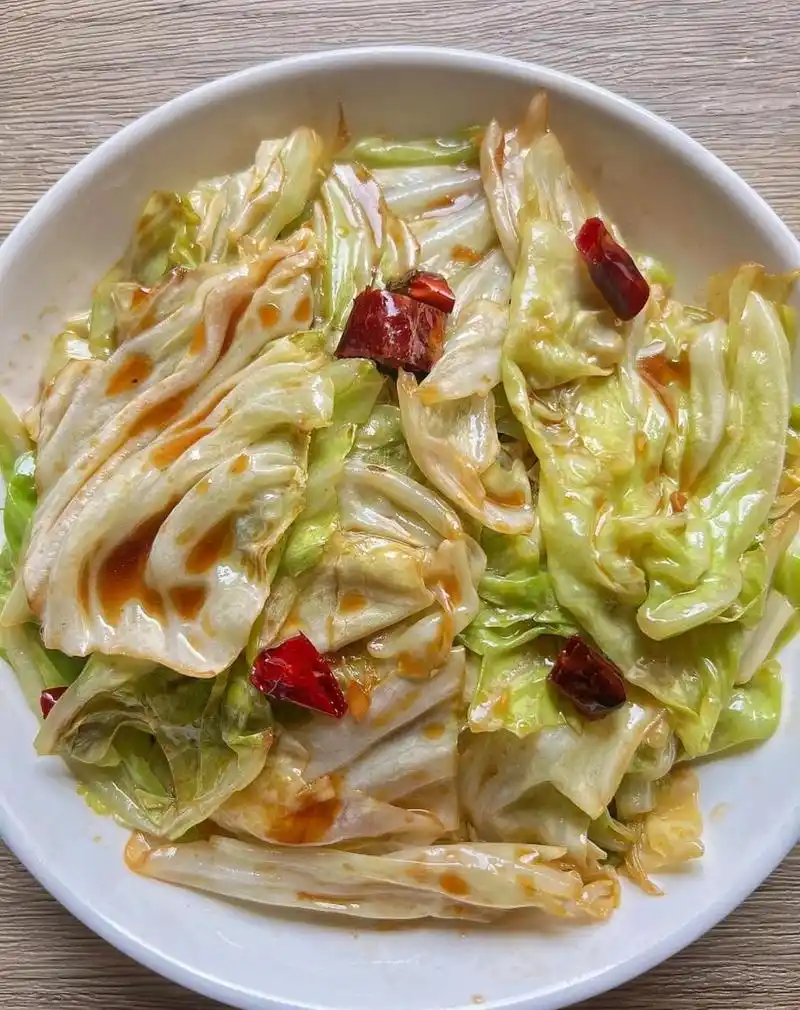 975分钟就可以搞定,超级下饭酸辣手撕包菜7515今天给大家分享一