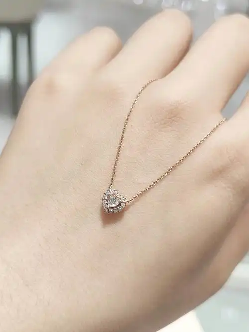 钻石世家心形钻石项链