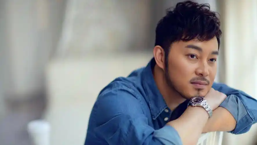 沙溢减重20斤昔日军艺校草风采重现咱们奔跑吧第八季不见不散