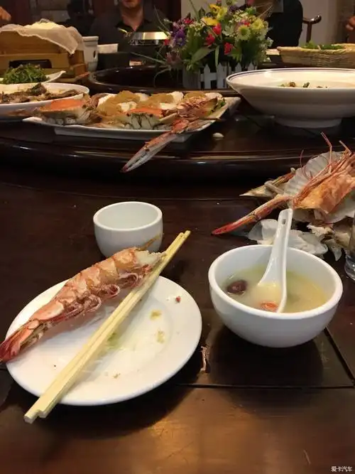 海鲜大餐,光顾喝酒没怎么拍… 查看本楼