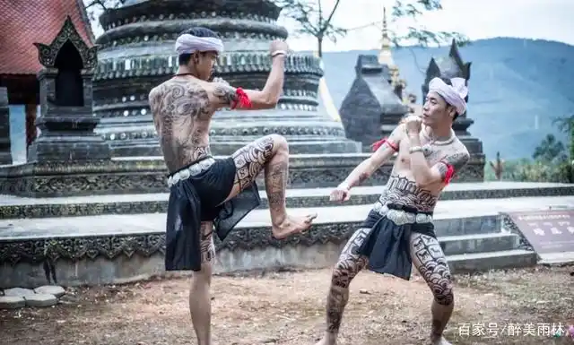 傣族爷们儿都很"花":不纹身会被女孩子嫌弃的