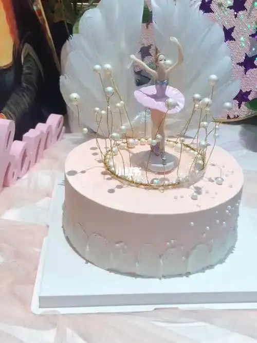 女孩生日蛋糕舞蹈女孩女生蛋糕皇冠蛋糕