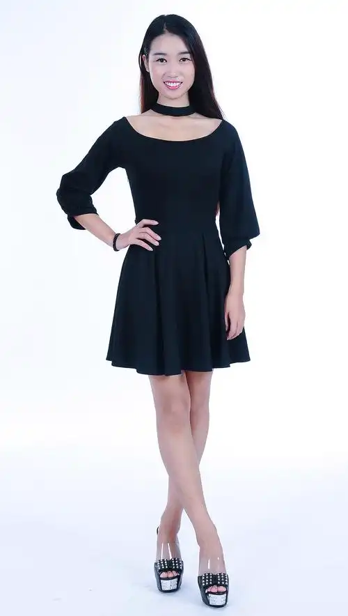 美女人像站姿原片7p