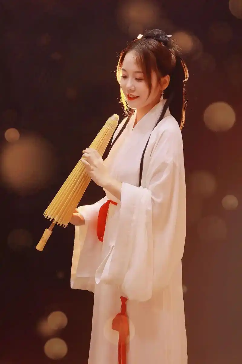 神明少女yyds#流萤汉风工作室 #汉服小姐姐 #古风摄影  - 抖音