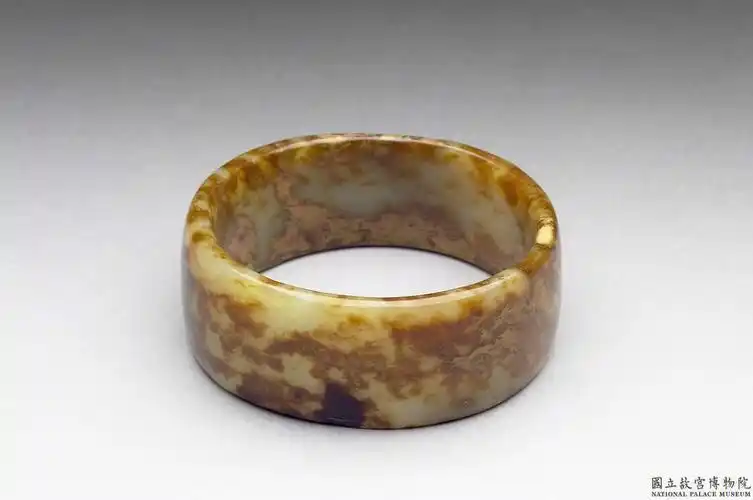 馆藏古玉新石器时代晚期玉镯