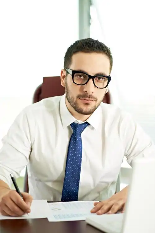 办公室里的白领图片办公室白领办公职员工作员工