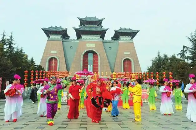 山西临汾非遗文化项目和蒲剧轮番上演