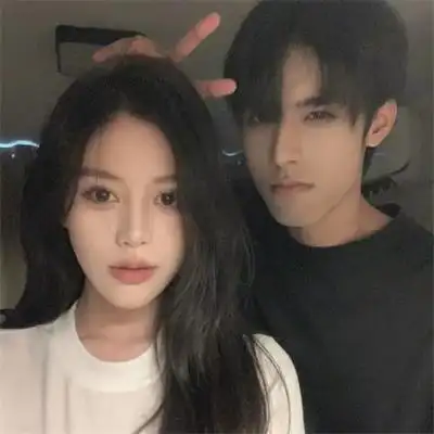 酷酷拽拽的霸气情侣头像一对两张 酷辣时尚潮流微信情头图片_情侣头像