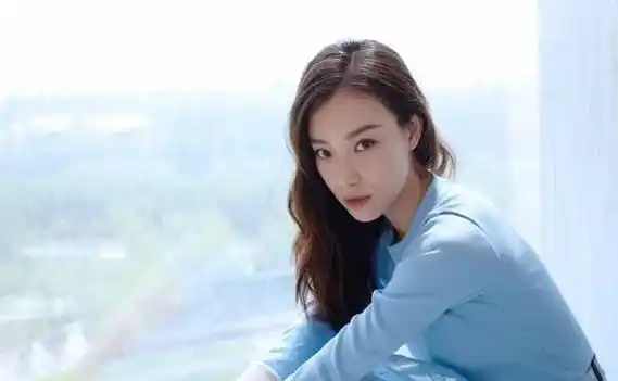 大多数人想到的应该都是冯绍峰和井柏然,比起周冬雨的代表作品,倪妮更