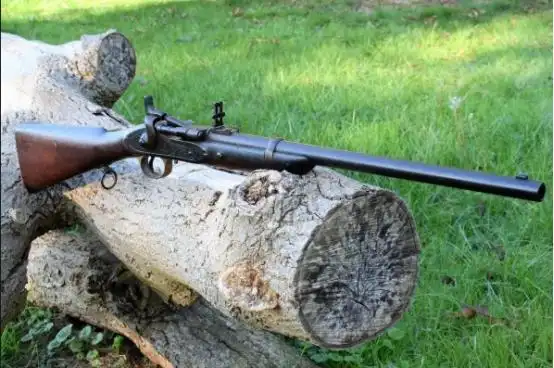 所以到了1871年,英国人专门为后膛装填研发了马提尼·亨利步枪(战地一