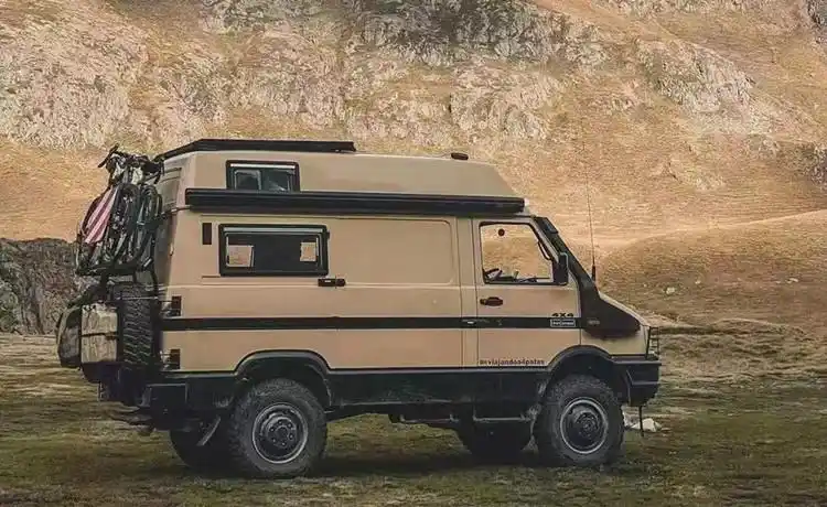 国产硬派四驱房车厂家依维柯四驱房车2056