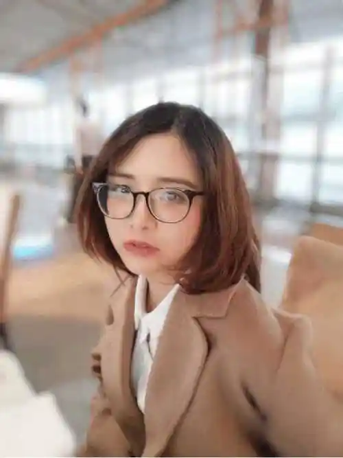 刘飞儿要大衣连接,狗贼称没认出来_网易订阅