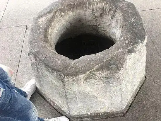 杭州净慈寺:寻找运木古井的传说