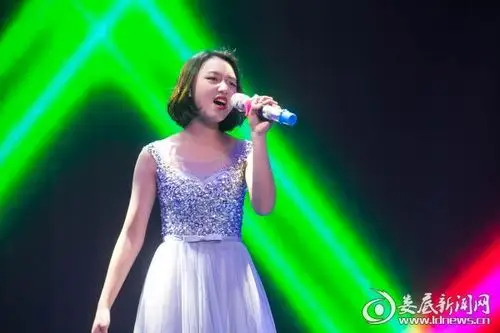 娄底三中第二届"三中好声音"总决赛举行