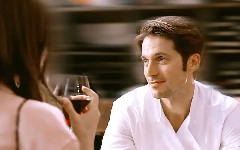 这就是看狗都深情的眼神吗?点击收获一个法国男友!| lucas bravo