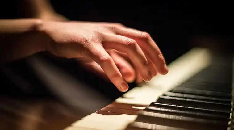 什么样的手势才是正确的?来听中央音乐学院周海宏教授的讲解!