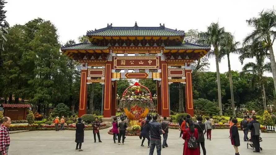 中山公园牌楼是中山公园最具标志性的建筑之一-掌上查询助手