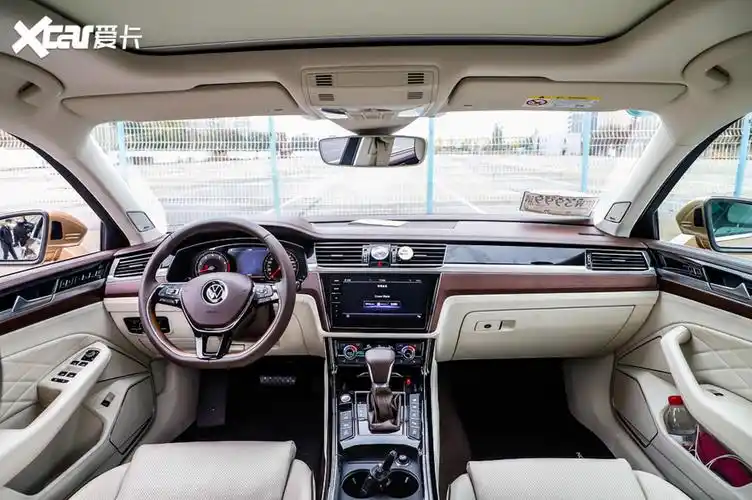 2英寸中控大屏的加入,也使得辉昂在多媒体系统方面能够与时俱进的跟上