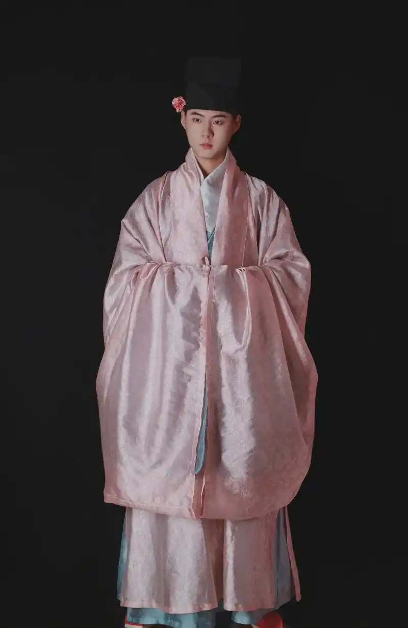 披风由宋,元褙子发展而来,男女皆可 - 抖音