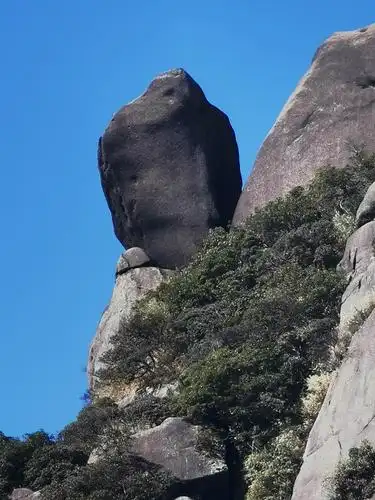 名山的诱惑:九嶷山三分石