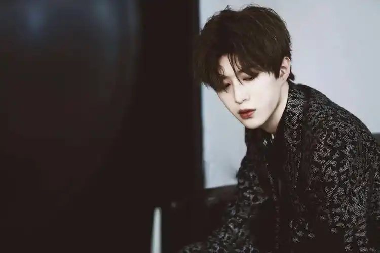 范丞丞个人资料简介及最新图片介绍范丞丞帅气写真高清手机壁纸图片有