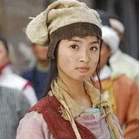 穿着破烂的衣服图片 穿着破烂衣服乞丐图片_微信头像图片大全